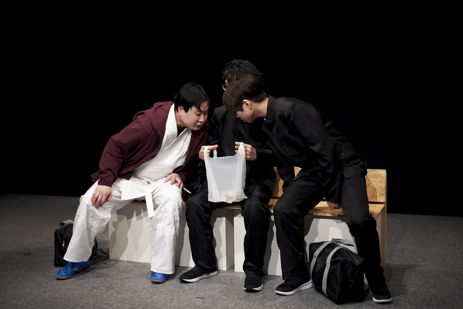 ケーキを海底のポストへ投函週末公演『やわら』社会人劇団